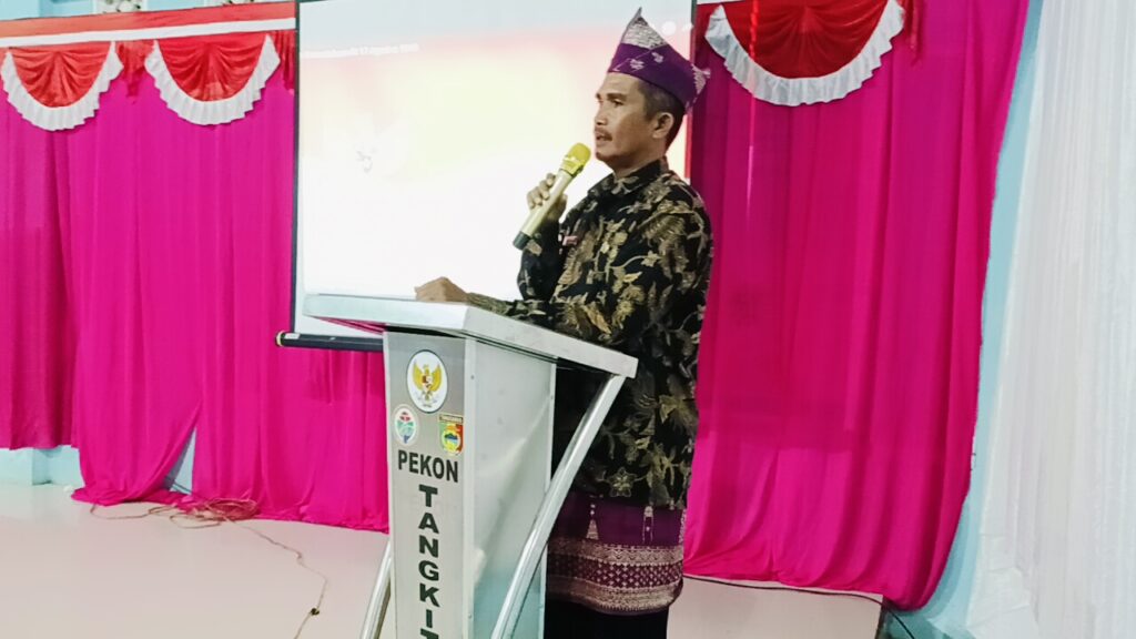 Di momen HUT RI Ke 79 Kepala Pekon Tangkit Serdang Memberi kan  Piagam Penghargaan Dan Apresiasi Kepada 14 Mantan Kepala Pekon Dan Pj Tangkit Serdang.