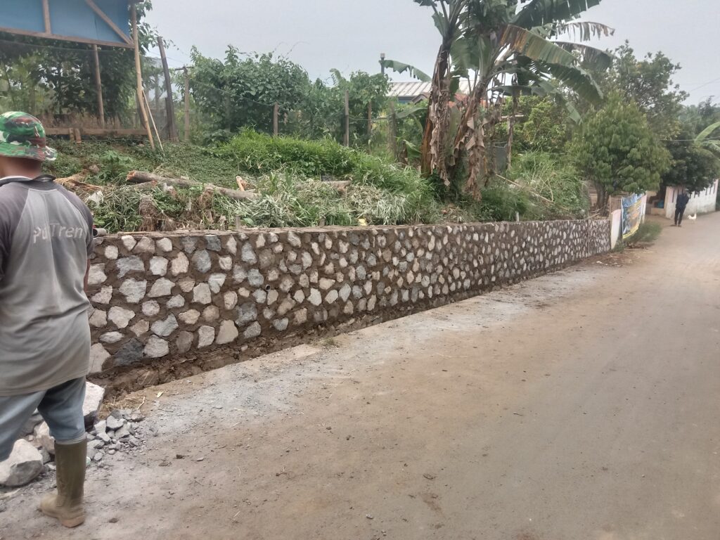 Kegiatan TPT di Kp. Pamupukan diduga ada kejanggalan dan menabrak Undang-Undang Nomor 14 Tahun 2008 tentang Keterbukaan Informasi Publik