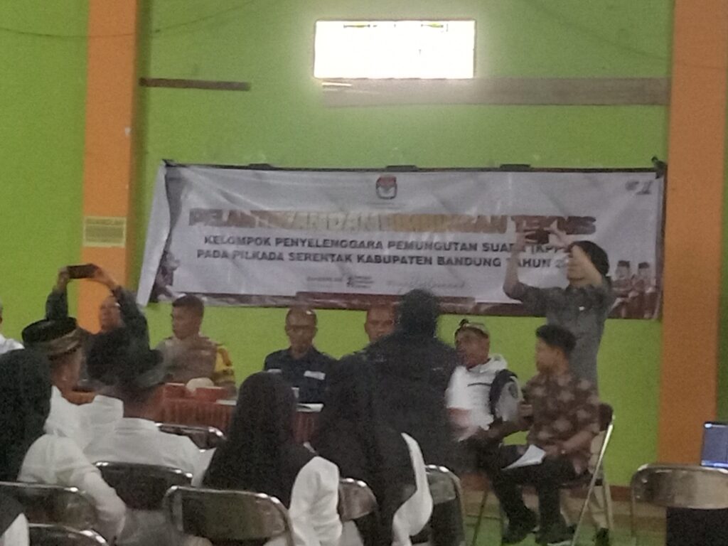 Pelantikan KPPS Desa Babakan Kec Ciparay untuk Menyongsong Pemilu 2024
