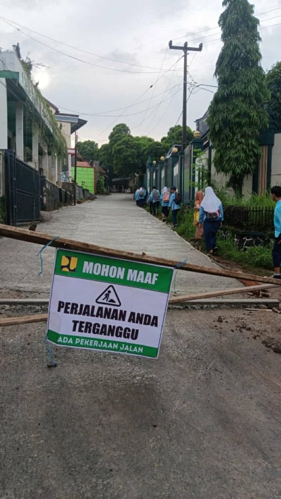 Pembangunan Rabat Beton Meningkatkan Aksesibilitas di Desa Talun dampak positif bagi masyarakat.