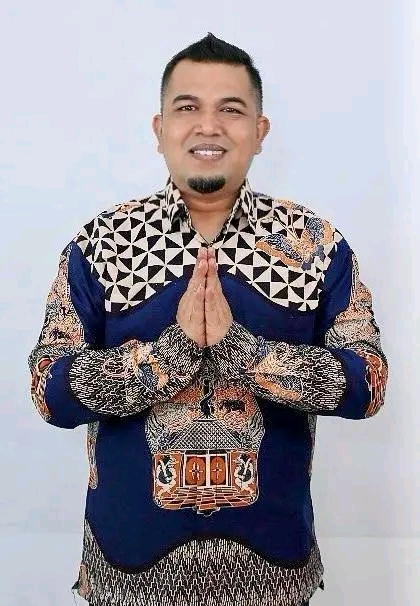 Pimpinan Redaksi Media Garda News Indonesia “Usep” ikut mengucapkan” Selamat Ulang Tahun Bapak Dr. Raindra M Oto Muharam AA. SP.d. S.Kom. MM. Ya g ke-51 Tahun