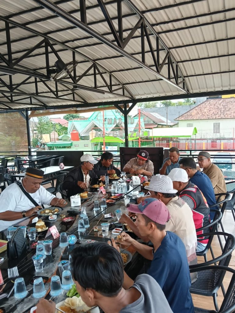 Demi Suksesnya Acara HUT ke 1 KKMD dan Sekaligus Memperingati Hari Isra Mi’raj Nabi Muhamad SAW, Seluruh Panitia Mengadakan Rapat