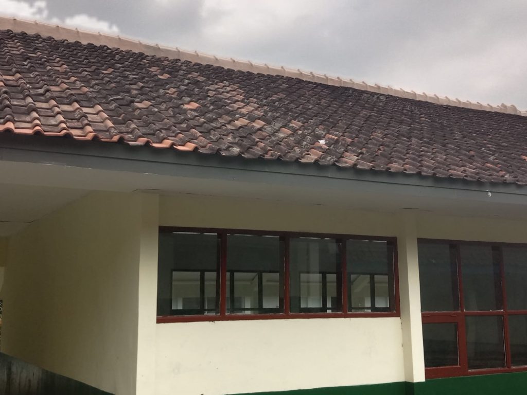 SMPN 2 Kertasari Dihantui Masalah, Kontraktor Diduga Cari Untung Besar