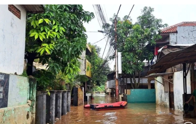 Banjir di Pejaten Timur capai 260 cm pada Jumat pagi