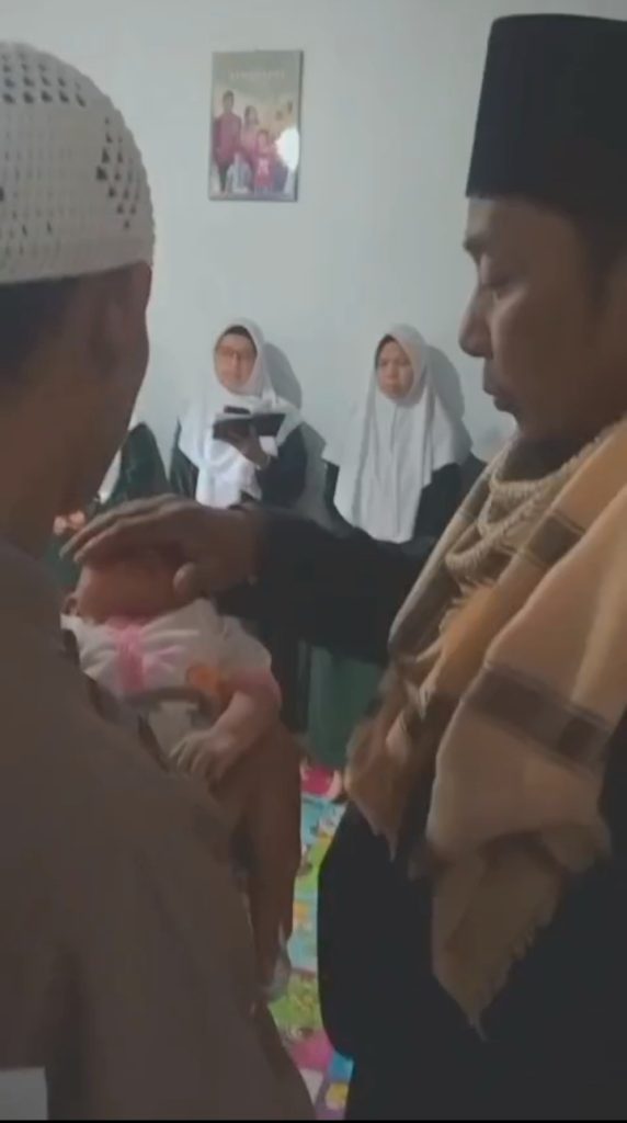 Pimpinan Redaksi Garda News Indonesia melaksanakan marhaban tradisi Sunda untuk menyambut keluarga baru” Sheila Nuriva Rahmadhani”.