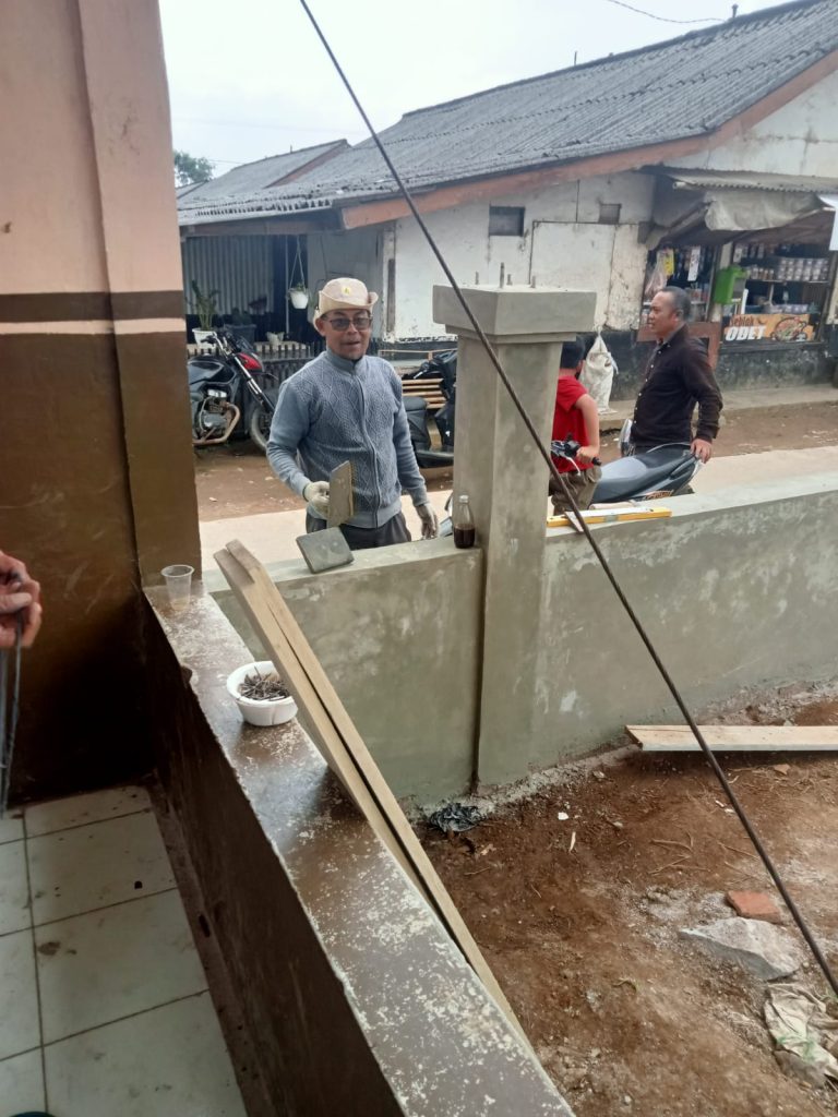 Pemagaran SDN Kertasari 2 Disorot: Pelaksana Lapangan “Hilang”, Disdik Diduga Lalai Awasi Proyek Rp77 Juta