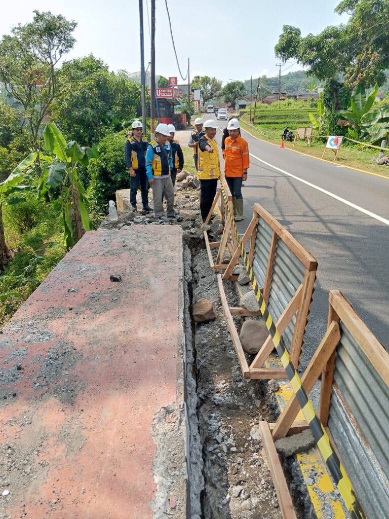 PEMBANGUNAN JEMBATAN CISUDAJAYA RUAS JALAN SUMEDANG SITURAJA  PPK TURUN GUNUNG.