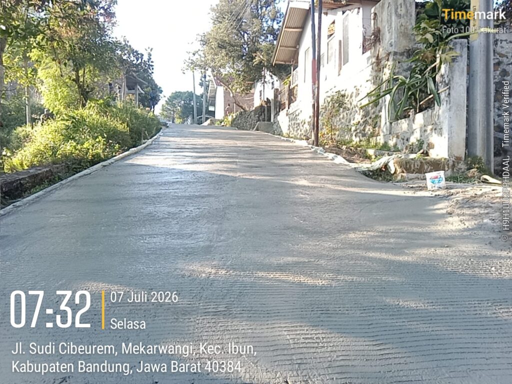 Pembangunan Jalan Mulus! Rabat Beton Rp399 Juta di Ds. Mekarwangi Ibun Dikerjakan Sesuai Spek