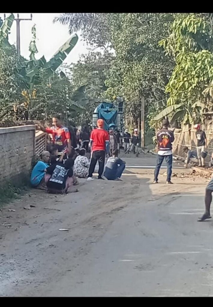 Jalan Warga Makin Mulus! Rehab Rp104 Juta di Kp. Nagrog Mandalahaji Pacet Progres 50%