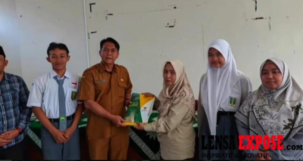 BAZNAS Sumedang Salurkan Bantuan Dana Pendidikan bagi Siswa Jurusan Energi Terbarukan SMK Muhammadiyah 1