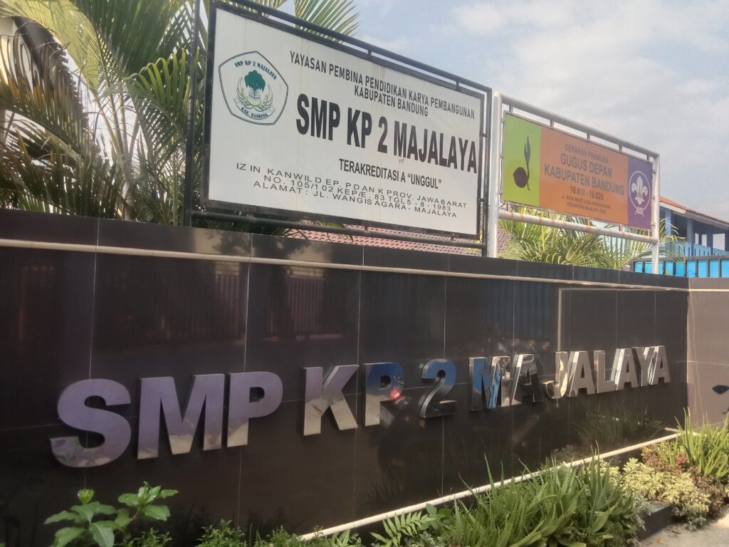 Rehab Toilet SMP KP 1 Majalaya Segera Dimulai Kamis, Kepsek: Bukti Nyata Perhatian Dr. Raindra M. Oto Muharram.