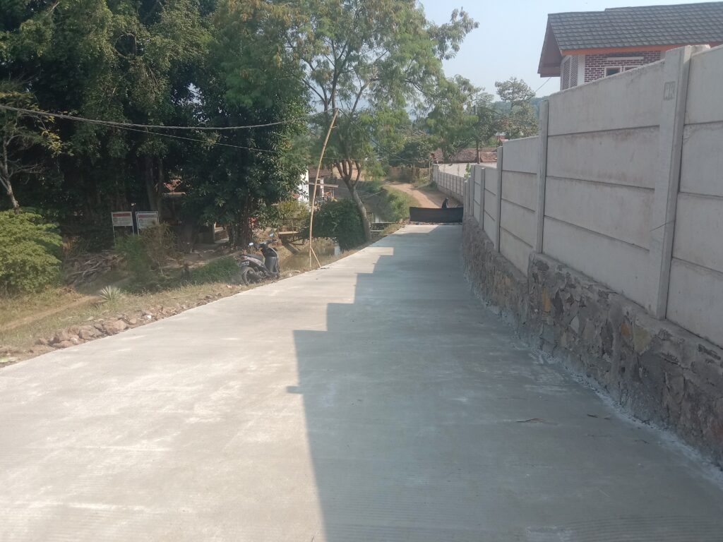 Jalan Simpang Radung Kini Mulus! Warga Ucapkan Terima Kasih ke Dewan Dr. Raindra M. Oto Muharam