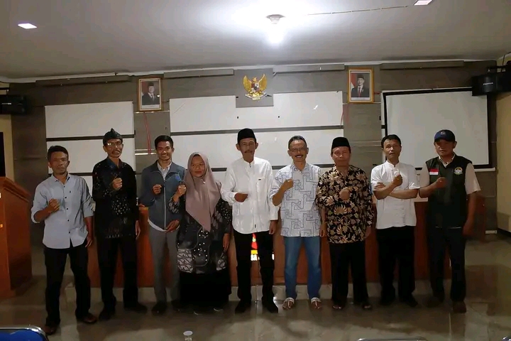 SERAH TERIMA JABATAN BPD DESA CIKITU BERLANGSUNG KHIDMAT, KOMITMEN UNTUK KEMAJUAN DESA SEMAKIN KUAT